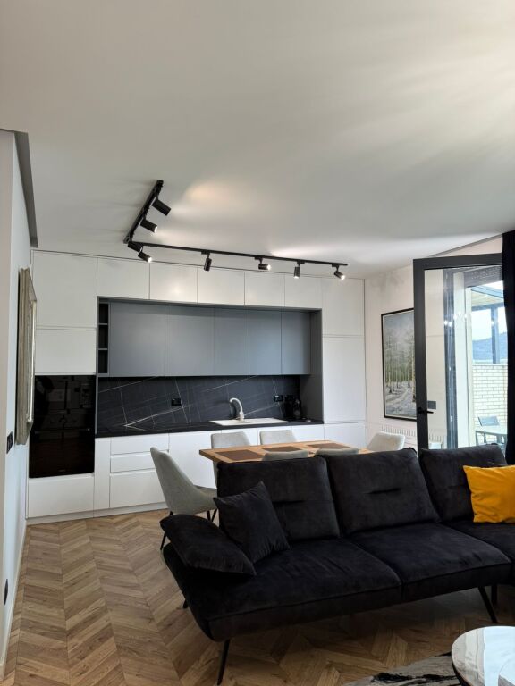 SUPER APARTAMENT 2+1 PER QIRA PRANE TEG-ut