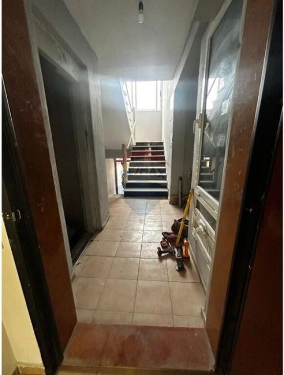 Dyqan me Qera,Pranë Pasticeri Elezaj – Vlorë