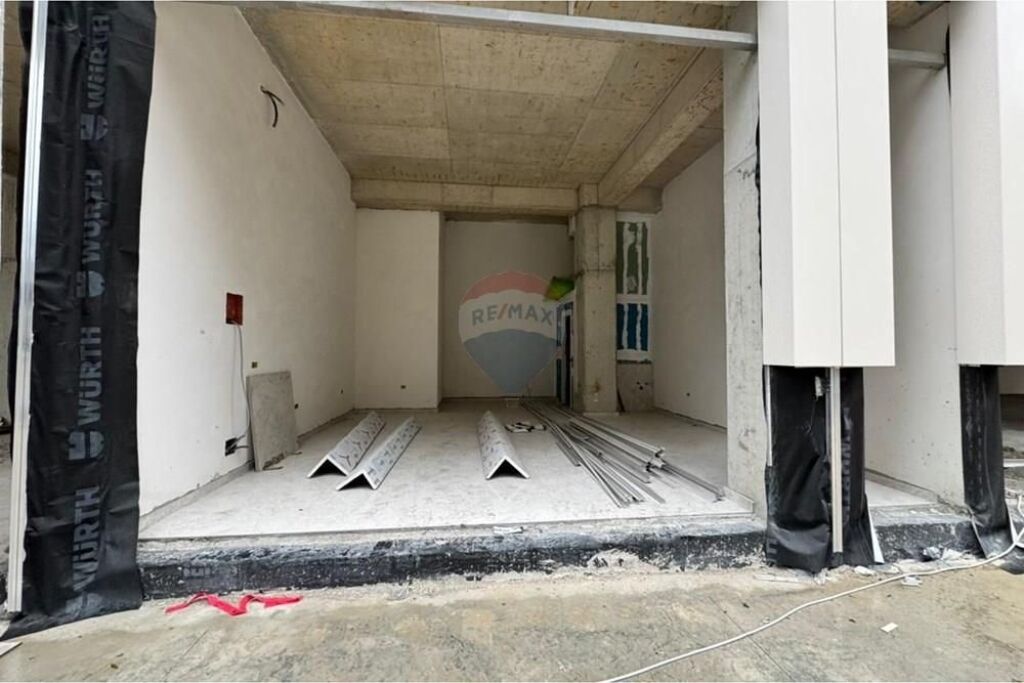 Jepet me Qira Dyqan te Zogu i Zi