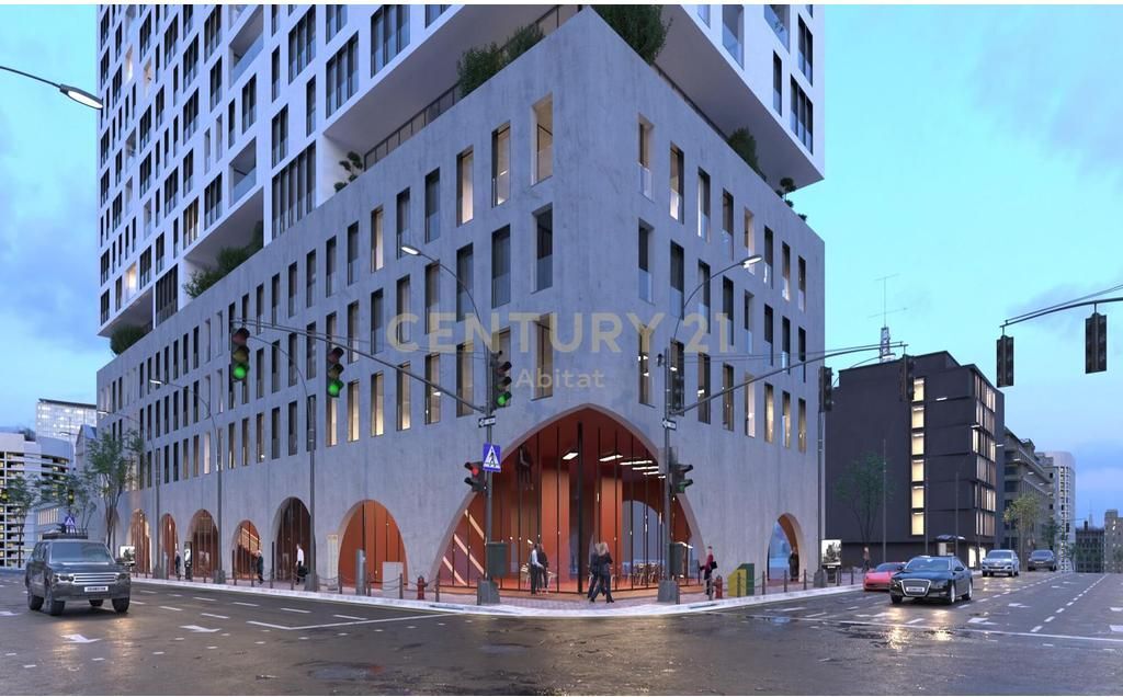 Okazion Shitet Dupleks tek White Tower, Komuna e Parisit