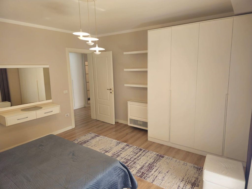 Appartamento premium 2+1+2 (130 m²) in affitto vicino al Lago Artificiale di Tirana!