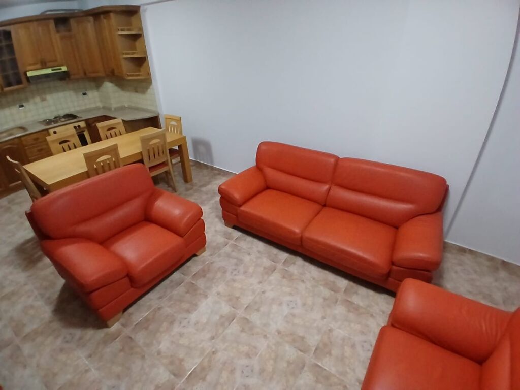 In Affitto Appartamento 2+1+1 Balcone