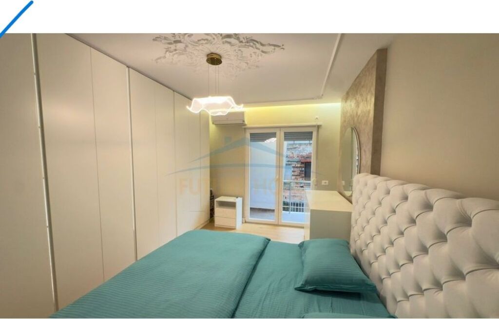 Shitet,Apartament Luksoz 2+1+2 Post Parkimi, Rruga e Bogdanëve, Tiranë