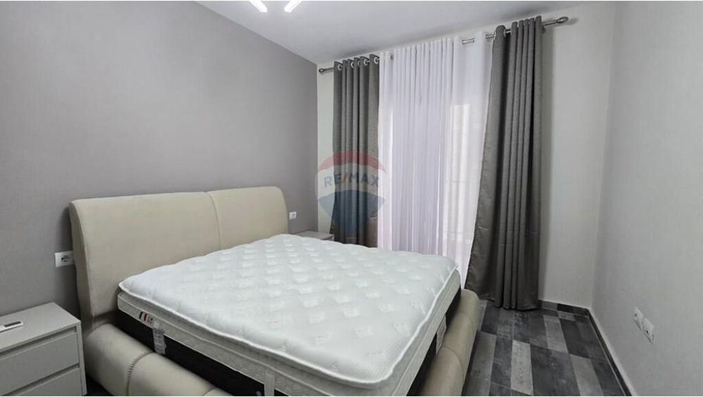 Apartament 1+1 me qira tek Zogu I Zi !