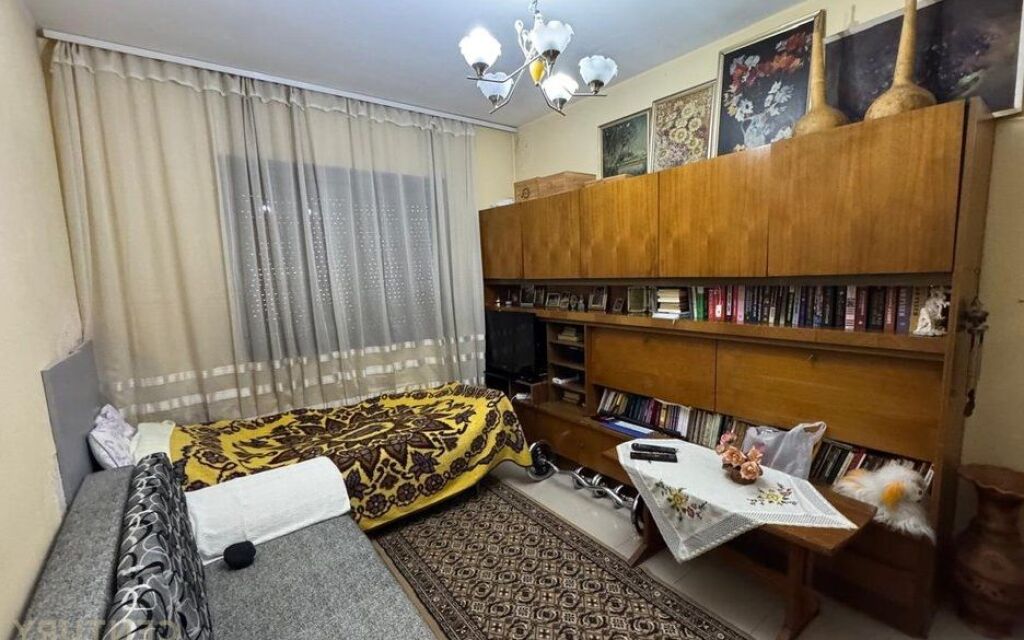 Shitet 3+1+Oborr tek Restoran Durresi