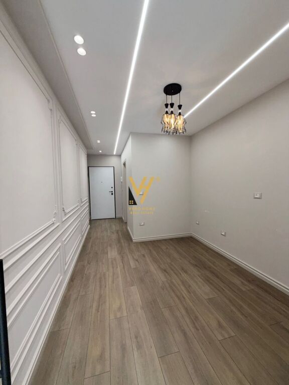 BUSINESS PREMISES 200 M2 FOR RENT AT GARDEN BUILDING, KAVAJES STREET 3,000 EURO