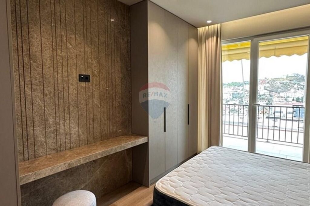 APPARTAMENTO 2+1+2+POSTO AUTO IN AFFITTO