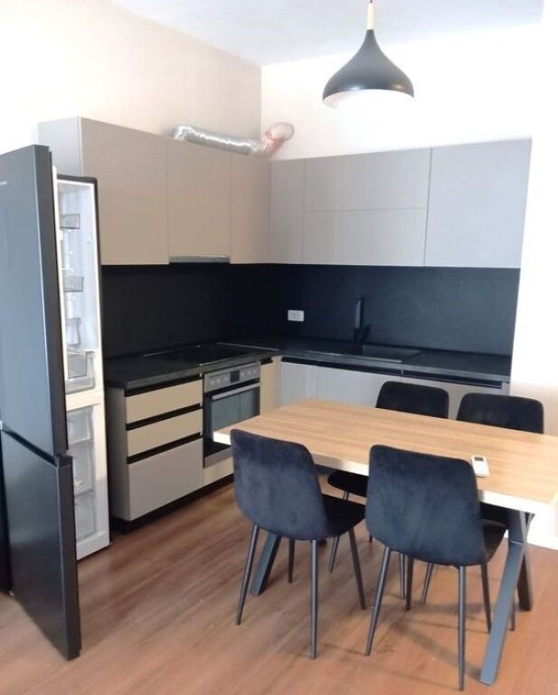 Appartamento 2+1 in affitto in Via 5 Maji, Tirana