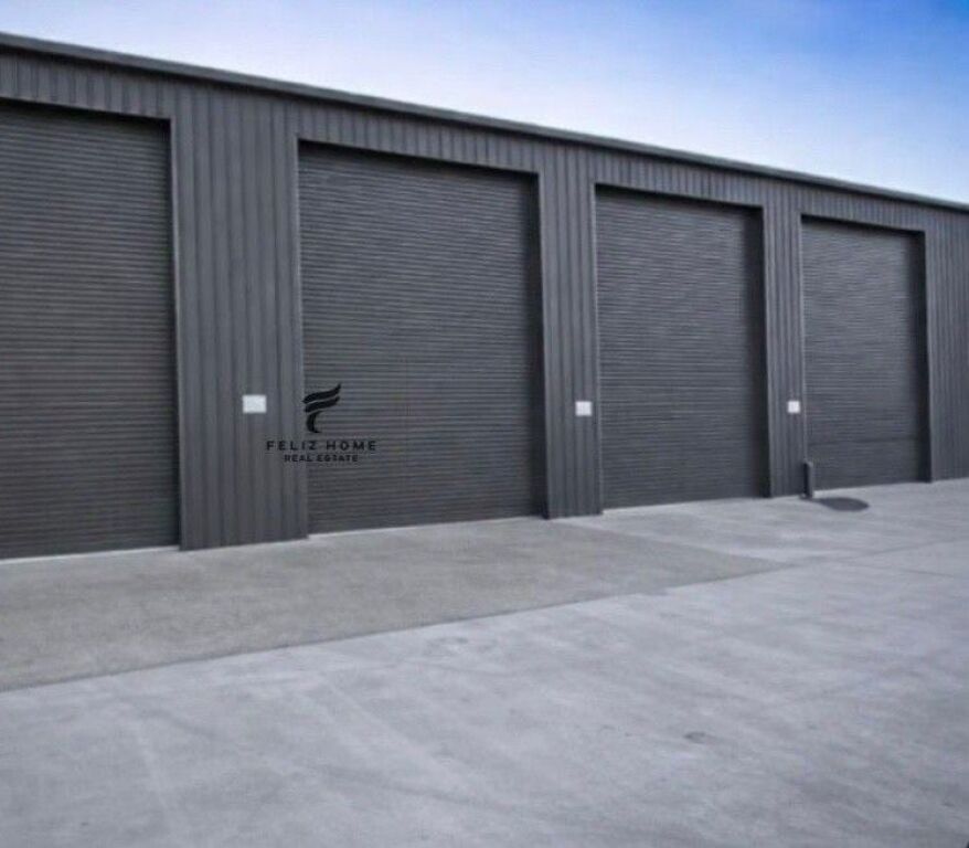 MAGAZZINO IN AFFITTO 430 M2 YRSHEK 2.500 EURO