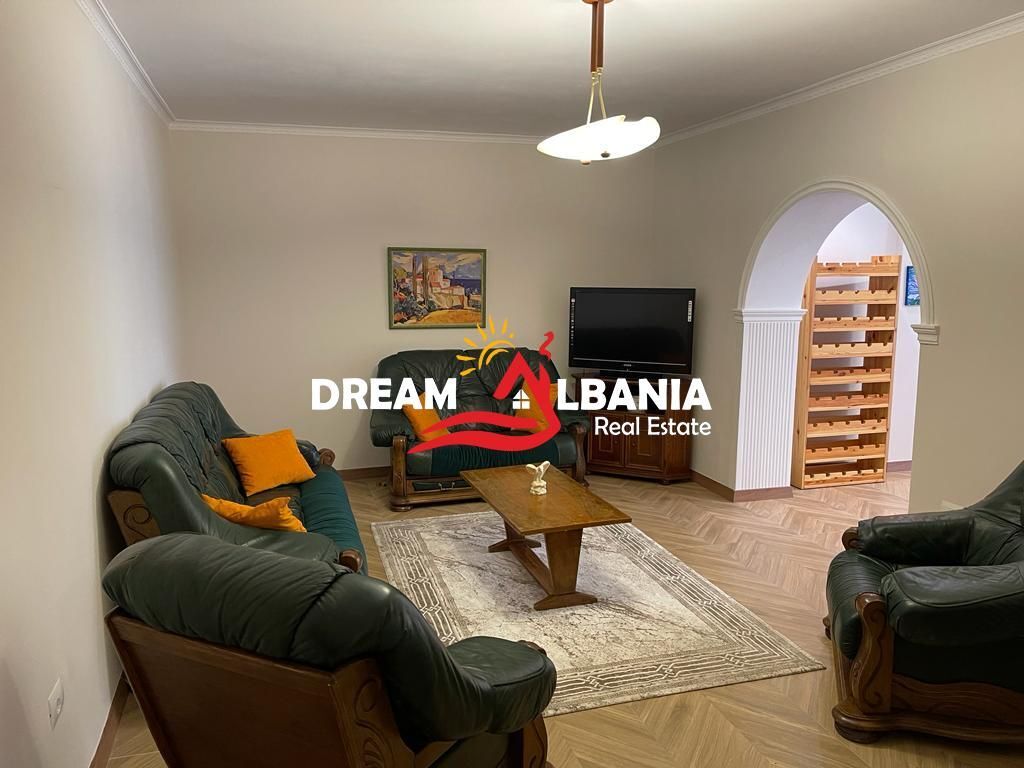 Appartamento in affitto nella zona di Rruga Durresit vicino a Mozaiku a Tirana (ID 42215480)