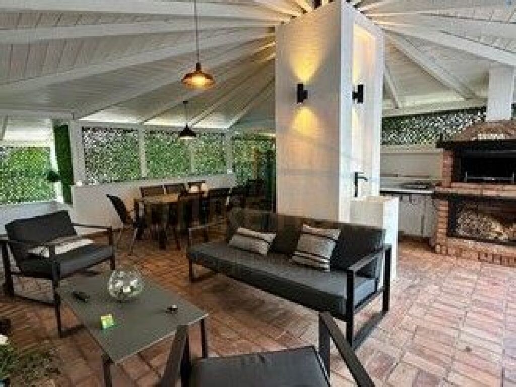 Shitet, Penthouse 3+1+2+verande .Golem,Durres.