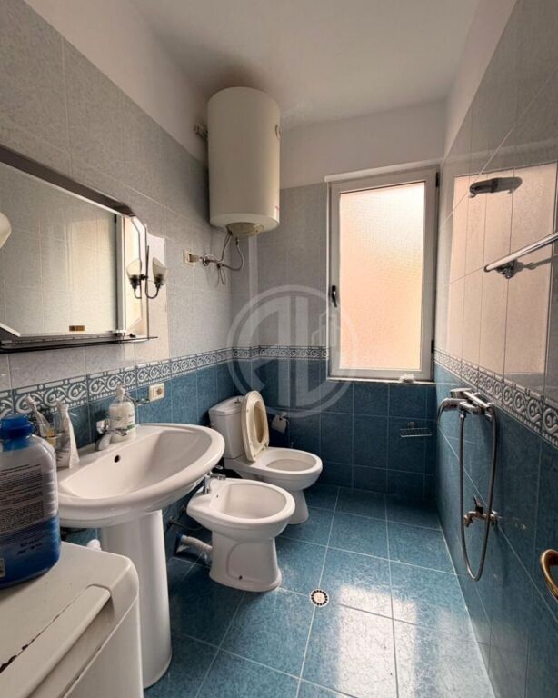 Apartament me Qira