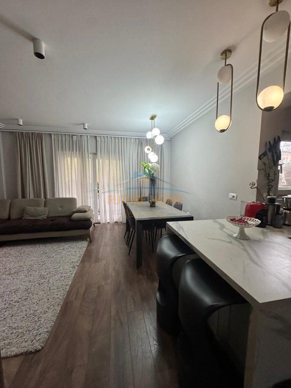 Appartamento 3+1+2 in vendita, 21 Dhjetori