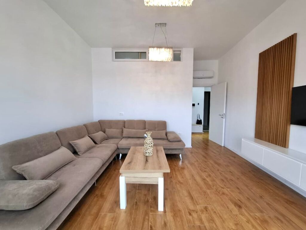 Super appartamento 1+1 con cucina separata (📍 Incrocio Vasil Shanto – Università Mediterranea) 67 m² (Palazzo nuovo 2025) 100% Nuovo 🔥🔥 750 €/Mese