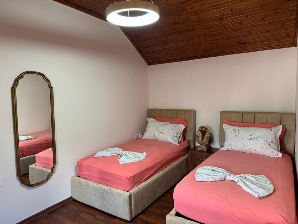 Vile per qera tek Rruga Arkitekt Sinani