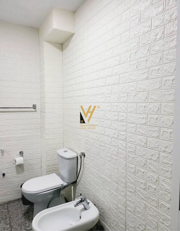 APPARTAMENTO 1+1 IN AFFITTO VICINO A SHKOLLA E KUQE 65.000 LEKE