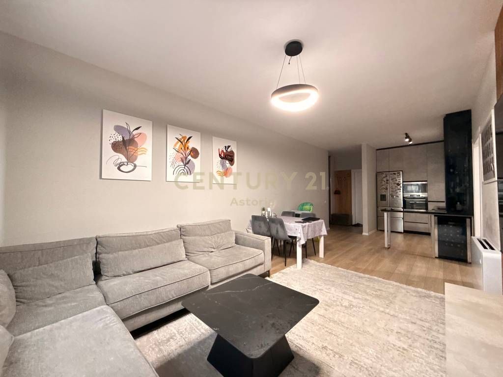 Shitet apartament 2+1+2+ 2 poste parkimi, kompleksi Grand Gallery, Yzberish.Shitet apartament 2+1+2+ 2 poste parkimi, kompleksi Grand Gallery, Yzberish.