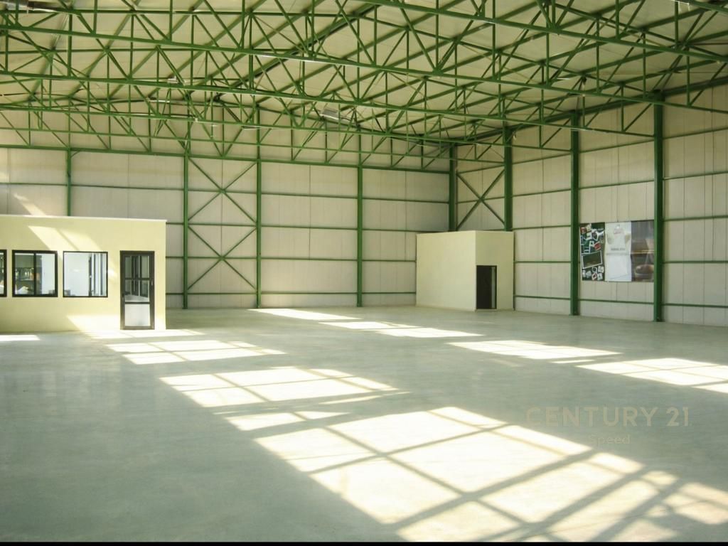 Vendiamo magazzino in prima linea sull'autostrada Tirana-Durazzo