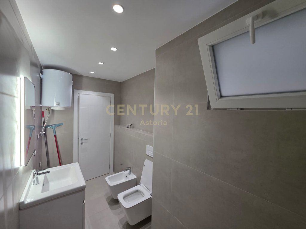 Apartament 2+1 per shitje te Oxhaku