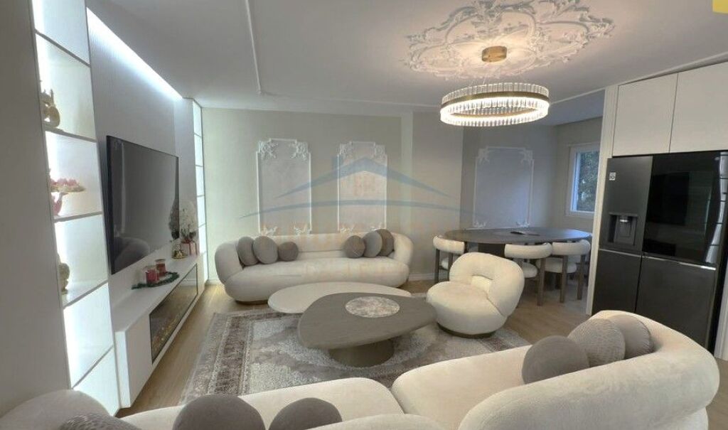 Shitet,Apartament Luksoz 2+1+2 Poste Parkimi, Rruga e Bogdanëve, Tiranë