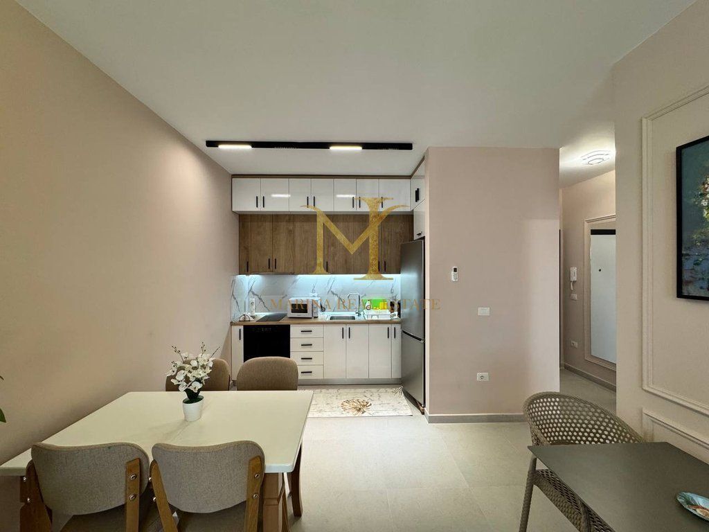 Qera modern apartament 1+1 ne Golem afer Blue Fafa Hotel