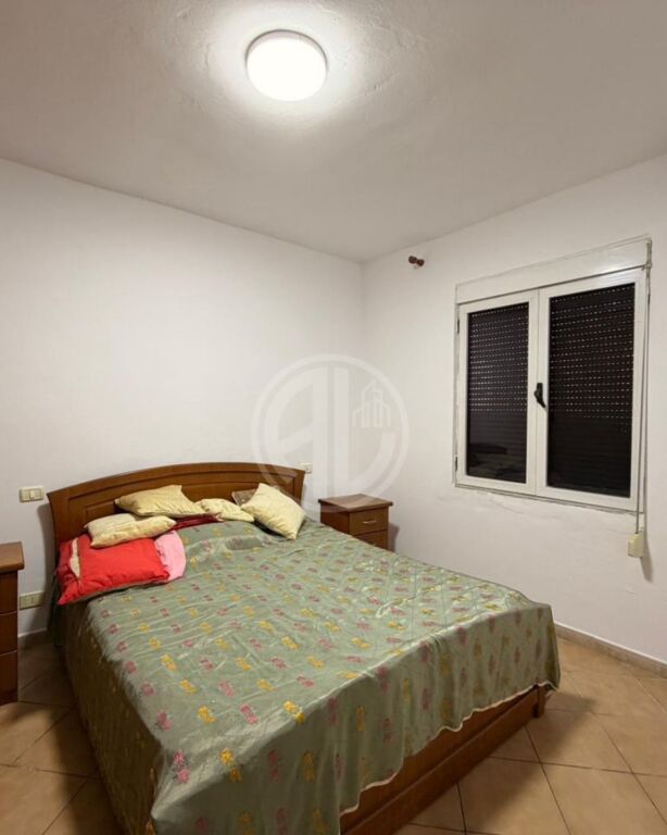 Apartament me Qira