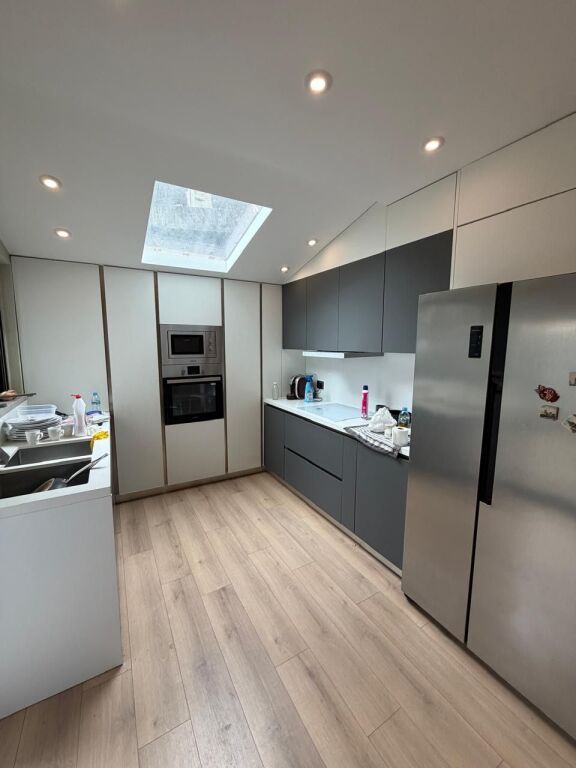 In vendita 2+2+2 balcone+1 veranda A Liqeni i Thate