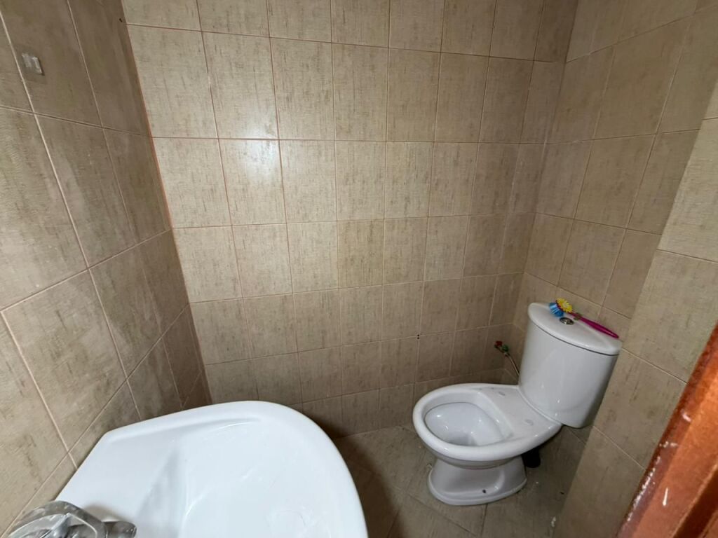 🏢 Jepet me qira dyqan 📍 Selvia, Tiranë💶 Çmimi: 850€ neto / muaj
