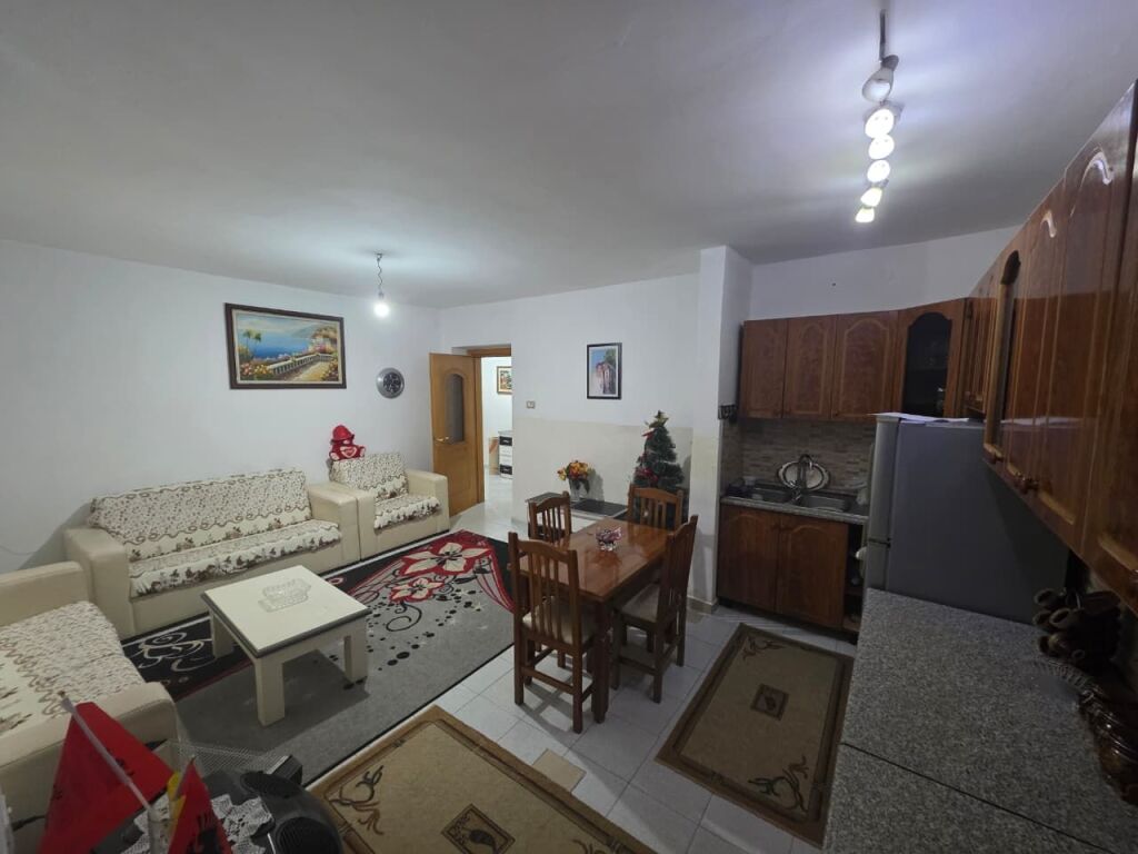 🏡 Apartament 1+1 me Qira në Lagjen 18, Durrës – 30,000 ALL/Muaj