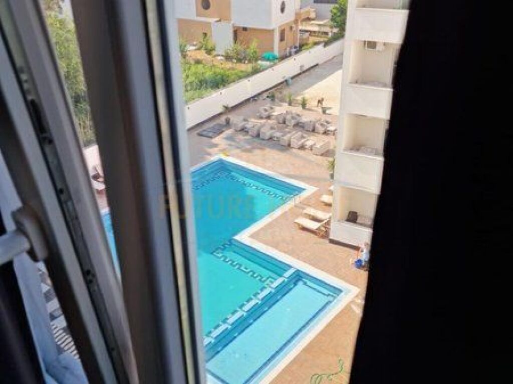 Shitet, Penthouse 3+1+2+verande .Golem,Durres.