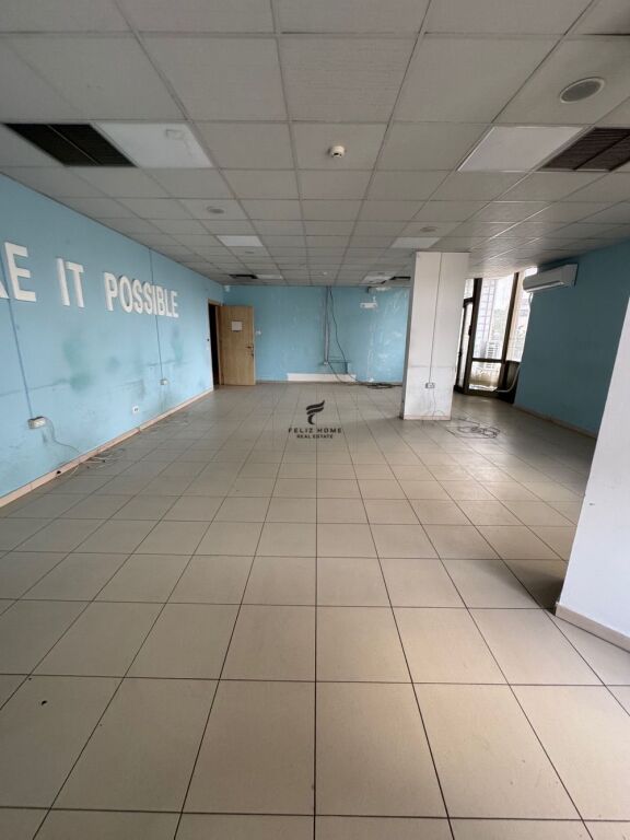 ZYRE ME QERA 200 M2 BLLOK 3000 EURO