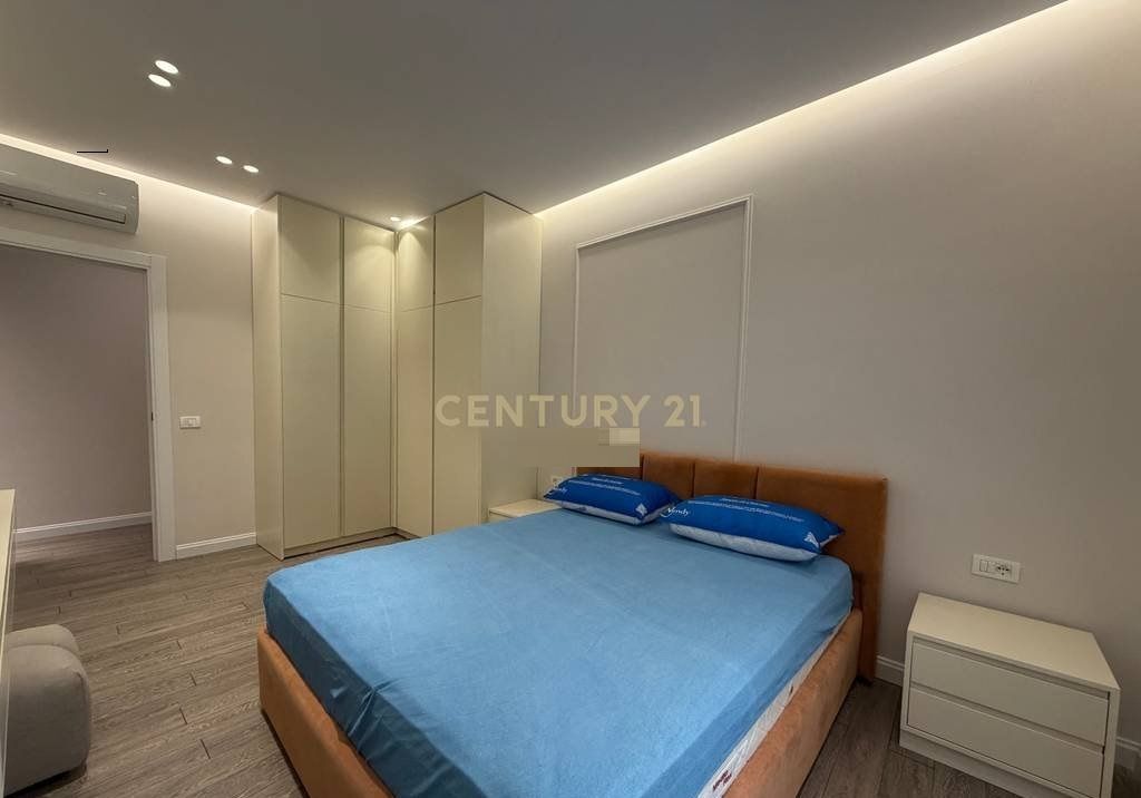 JAPIMI ME QERA APARTAMENT 2+1 ME POST PARKIMI  NE ROSE GARDEN