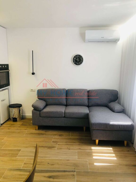2 Apartament 1+1 ne Shitje Pazari i Ri Tirane