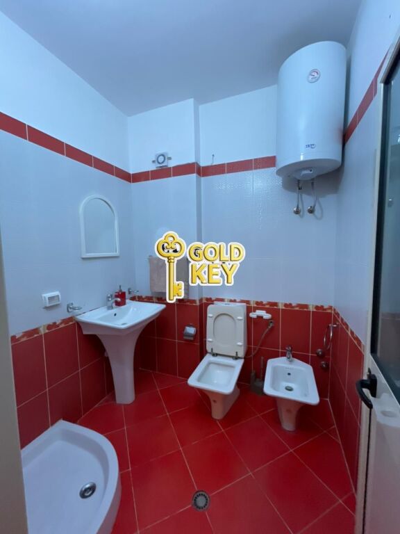 🏡 APARTAMENT ME QERA 2+1 + 2 BANJO + 2 BALLKONE + TARRACË – Pranvera, Durrës