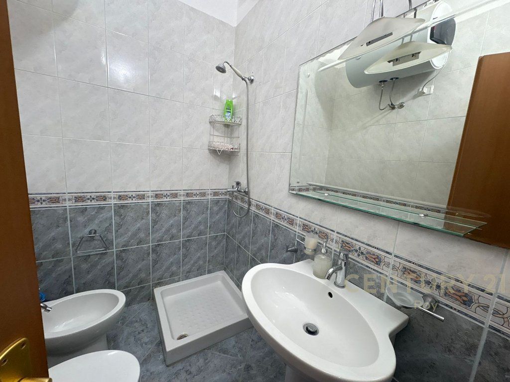 SHITET APRATAMENT 1+1,PRANE GRAND BLUE FAFA!