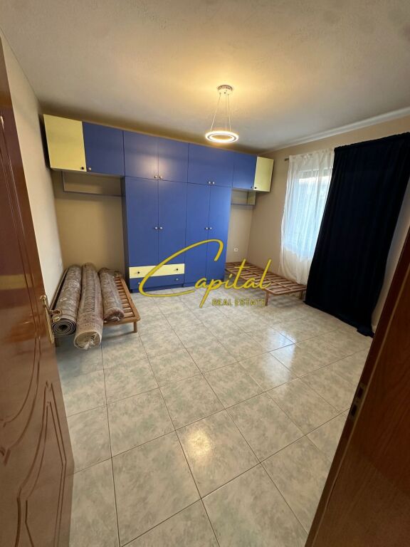 APARTAMENT ME QIRA 2+1 SHKOZE 40.000 LEKE