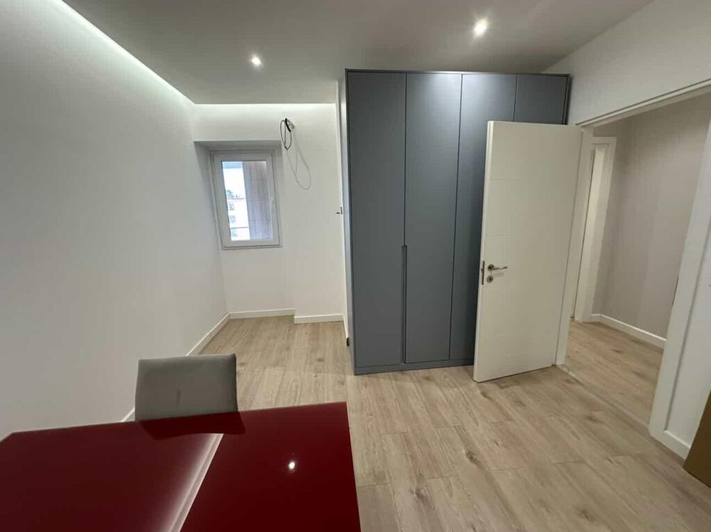 Shitet super apartament 2+1+2 me verandë dhe pamje deti Vollga