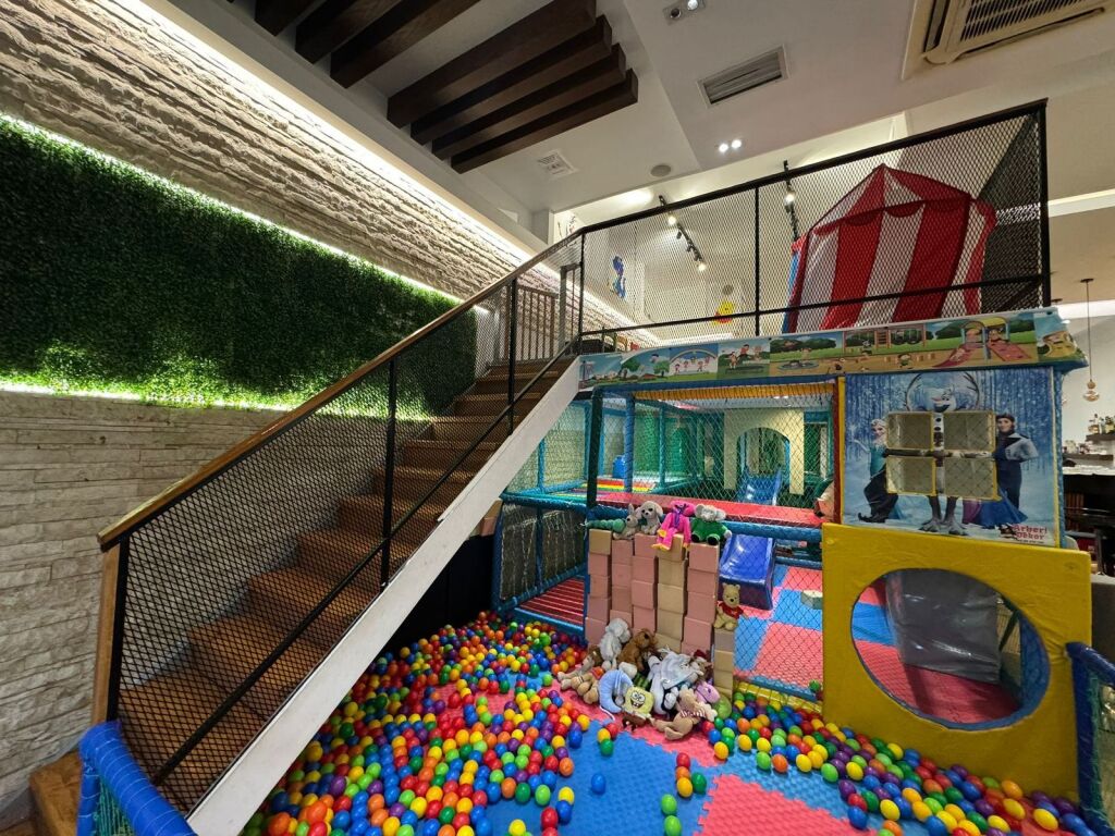 🏢 LOKAL NË SHITJE – Sheshi Wilson