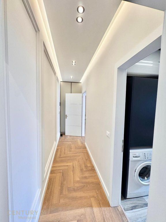 APARTMENT 2+1+PARKING SPACE NEAR THE NEW MARKET!