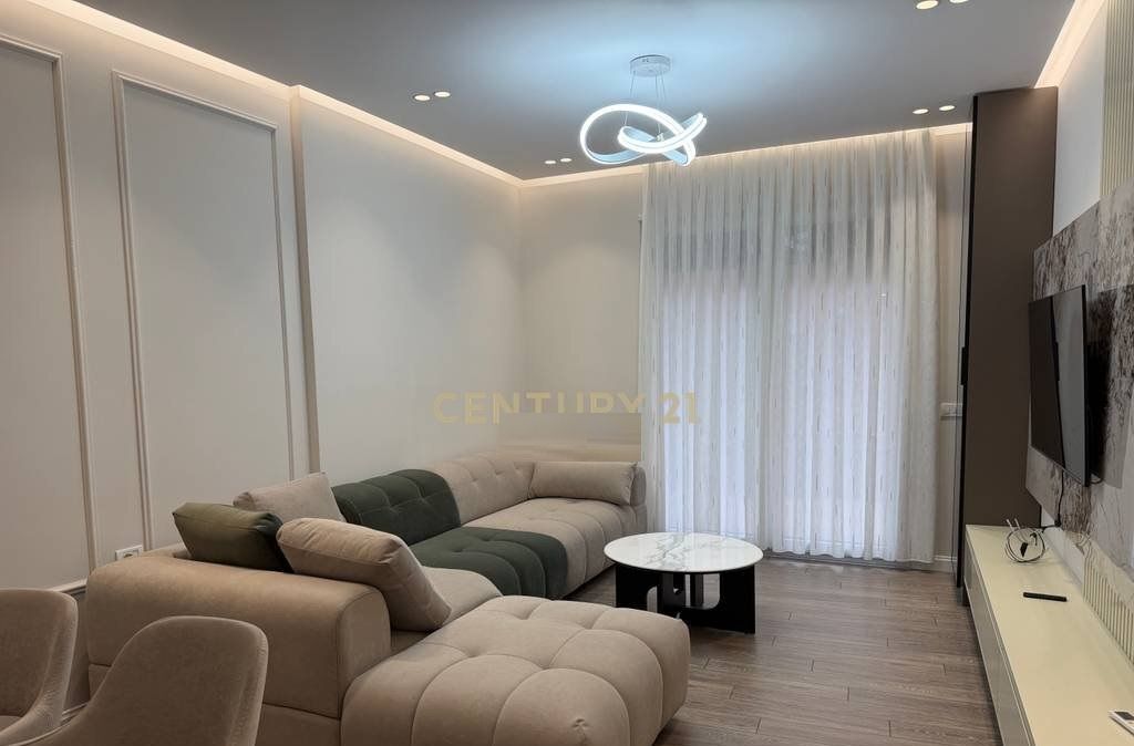 JAPIMI ME QERA APARTAMENT 2+1 ME POST PARKIMI  NE ROSE GARDEN