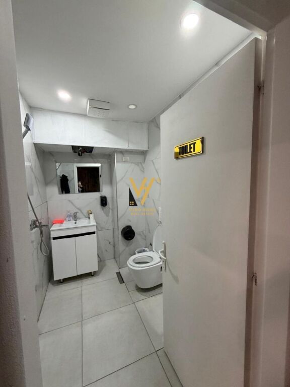 BUSINESS PREMISES 115 M2 FOR RENT AT KOMUNA E PARISIT 2,000 EURO