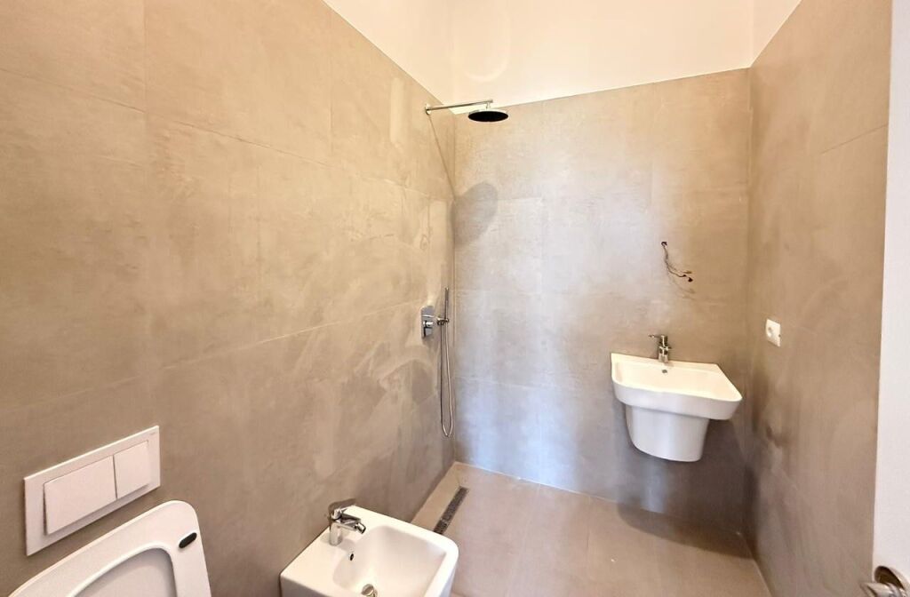 🏙️ SHITET PENTHOUSE 3+1+2 – QENDËR, TIRANË