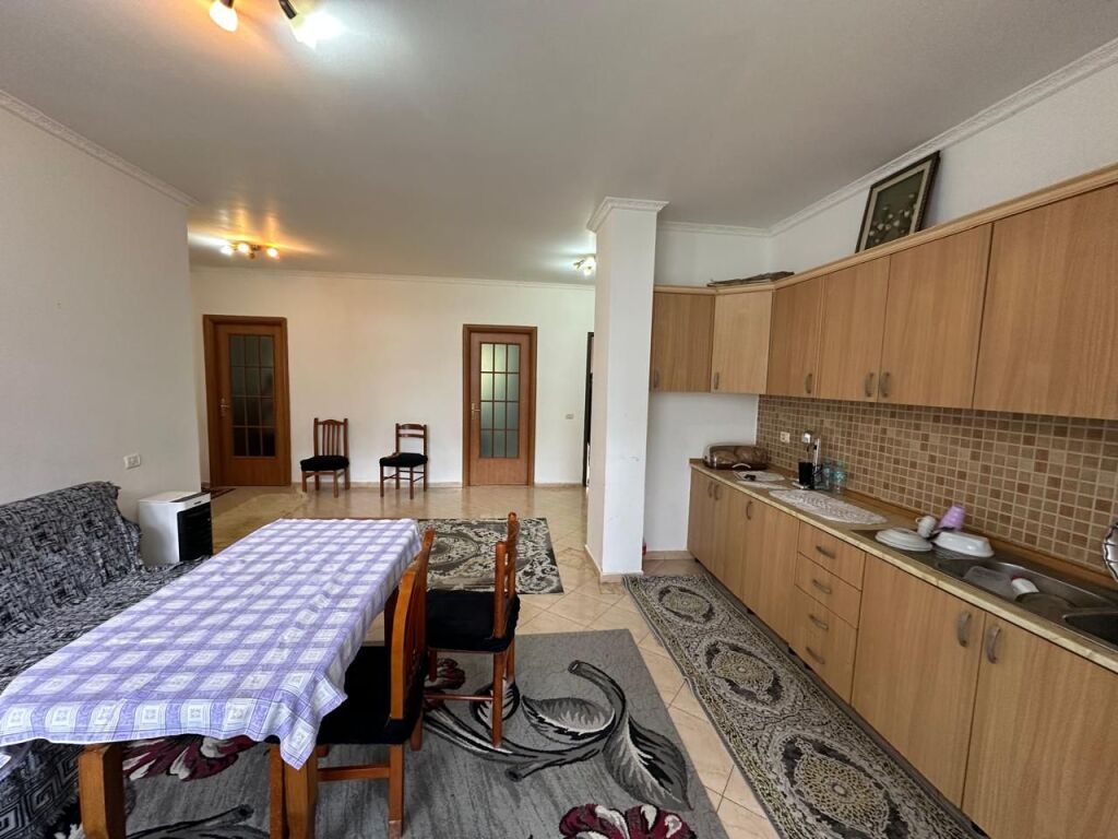 Apartament 3+1 në shitje – Golem