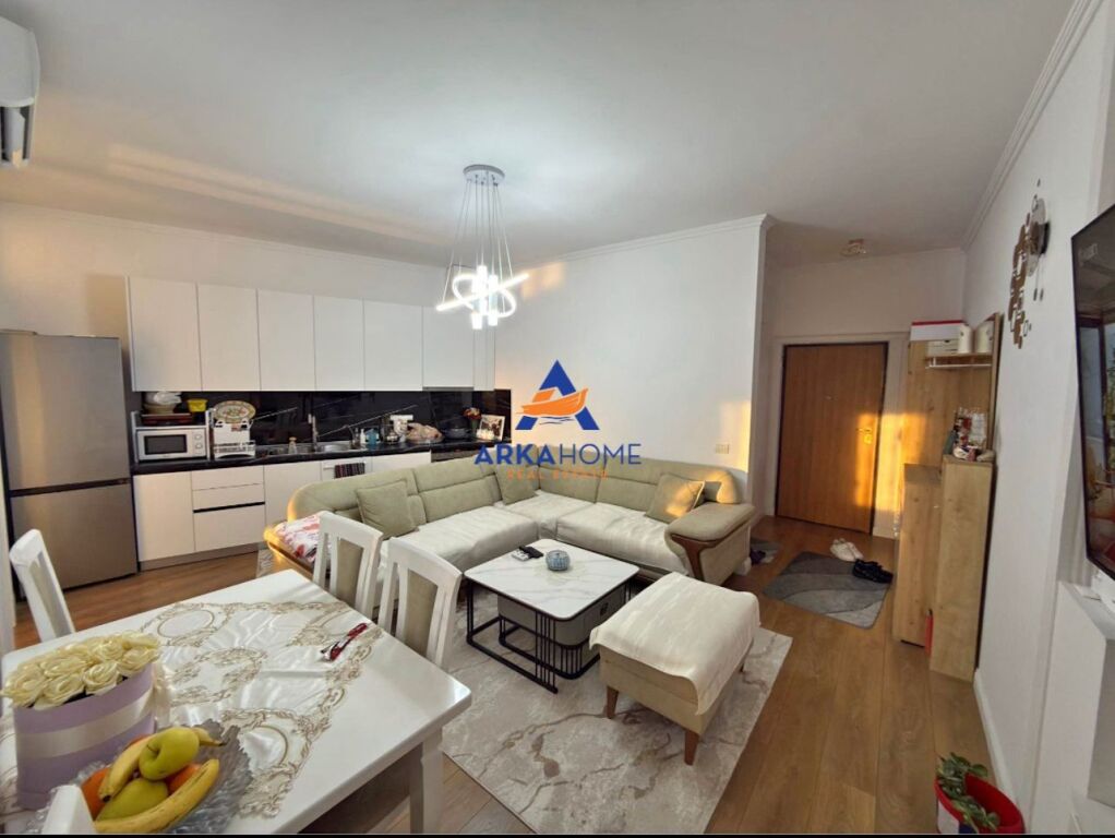 SHITET APARTAMENT 2+1+BALLKON "TE RESTORANT FRESKU" 125.000 EURO