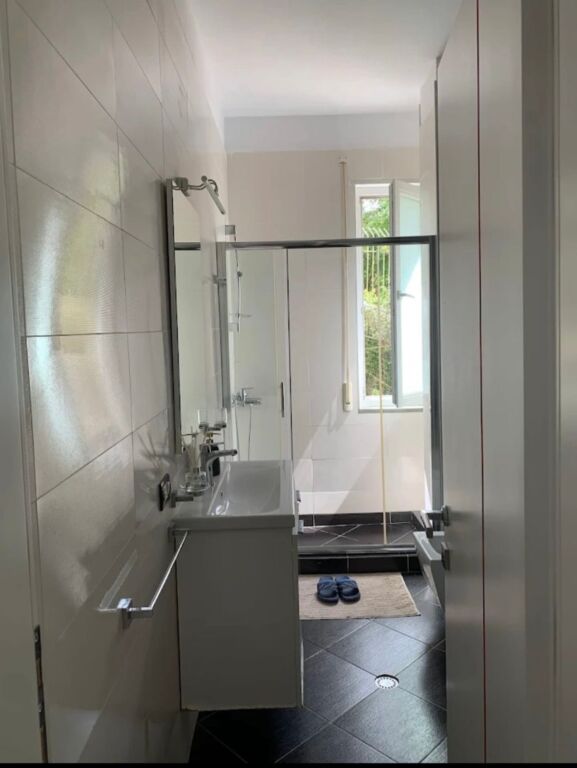 1+1, arredato, con parcheggio, vicino alla moschea e al giardino botanico, 550 euro