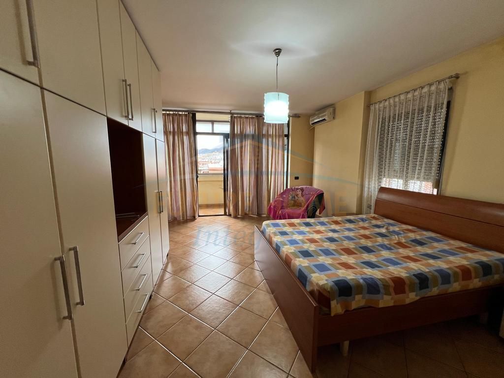 Affitto, Appartamento 2+1, Via Kavajës, Tirana.