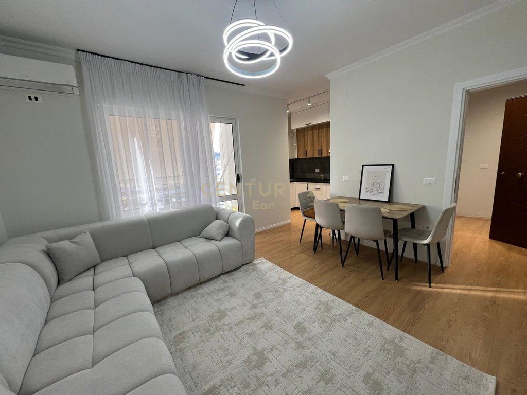 SHITET SUPER APARTAMENT 1+1 NE QENDER TE DURRESIT !!