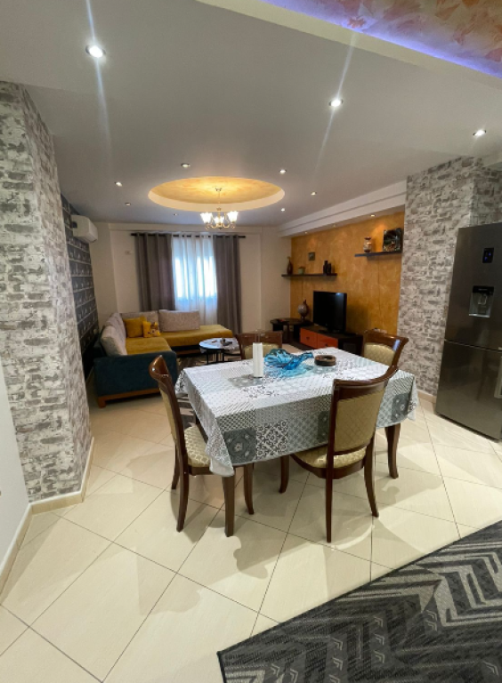 🏡 APPARTAMENTO 2+1 IN AFFITTO – VICINO allo Stadio Air Albania 🏟️