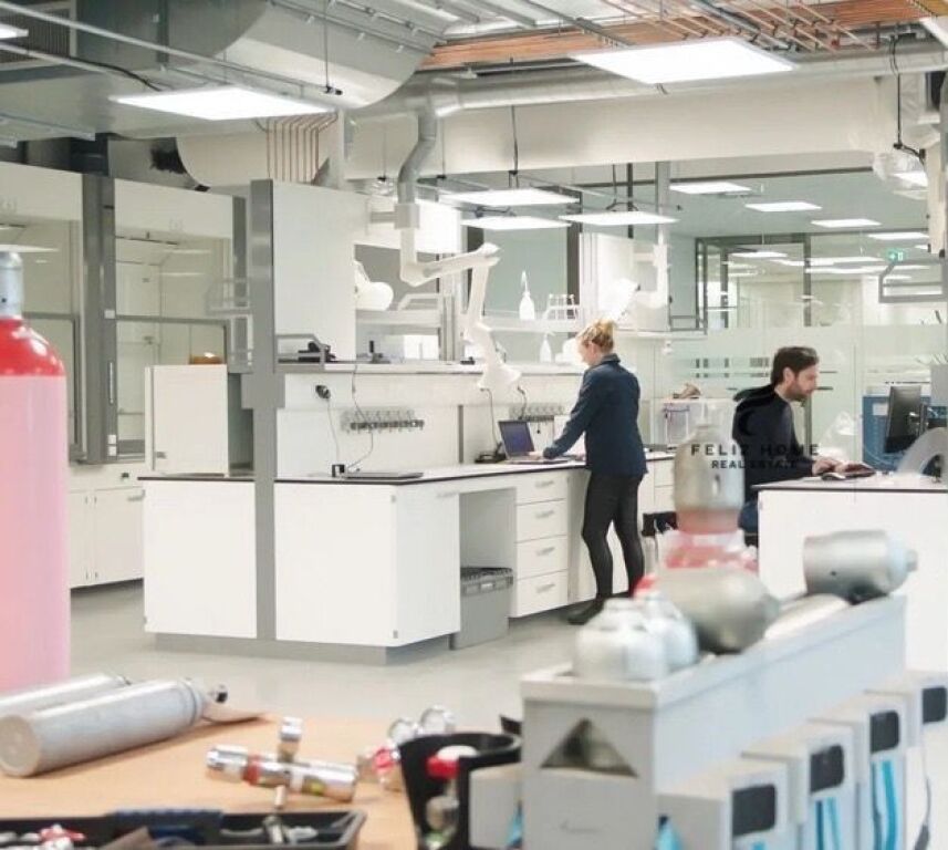 CLINICS FOR RENT 195 M2 SKENDERBEJ SQUARE 6000 EURO