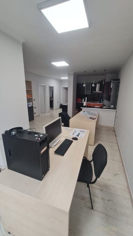 VICINO AL 21 DICEMBRE VENDIAMO APPARTAMENTO 2+1, VIA SALI BUTKA